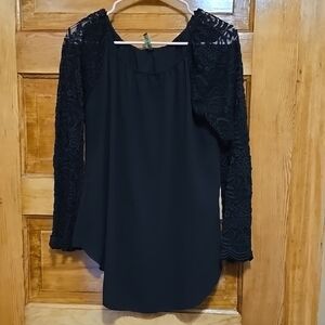 Poliana Elegant Black Lace Sleeve Top 1X